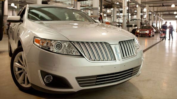 Lincoln car front