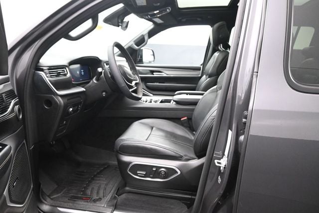 2023 Jeep Wagoneer Series II Carbide Edition