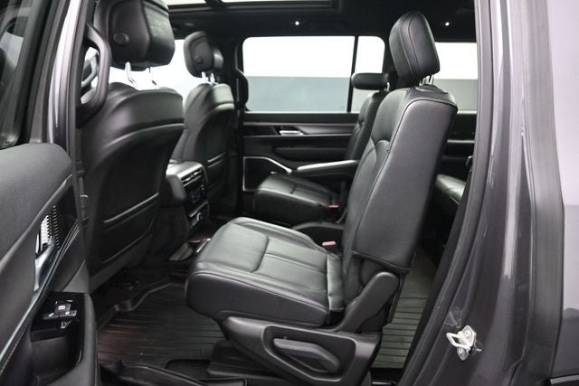 2023 Jeep Wagoneer Series II Carbide Edition