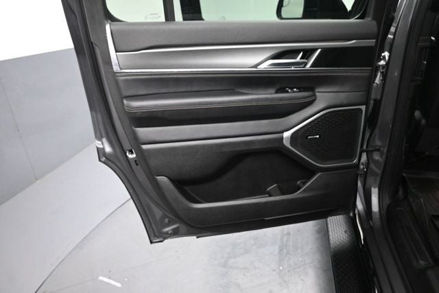 2023 Jeep Wagoneer Series II Carbide Edition