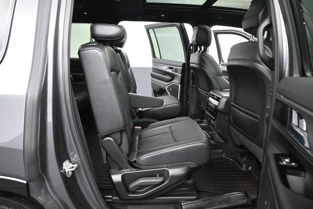 2023 Jeep Wagoneer Series II Carbide Edition