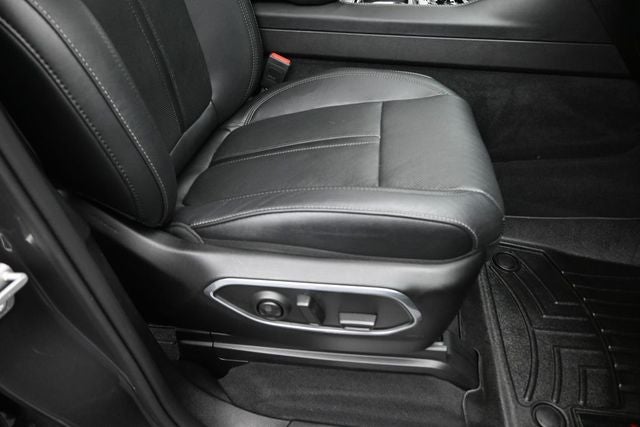 2023 Jeep Wagoneer Series II Carbide Edition