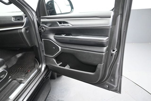 2023 Jeep Wagoneer Series II Carbide Edition