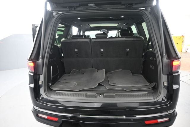 2023 Jeep Wagoneer Series II Carbide Edition