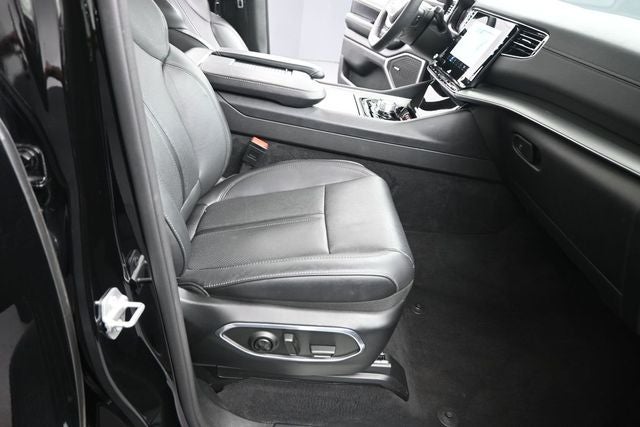 2023 Jeep Wagoneer Series II Carbide Edition