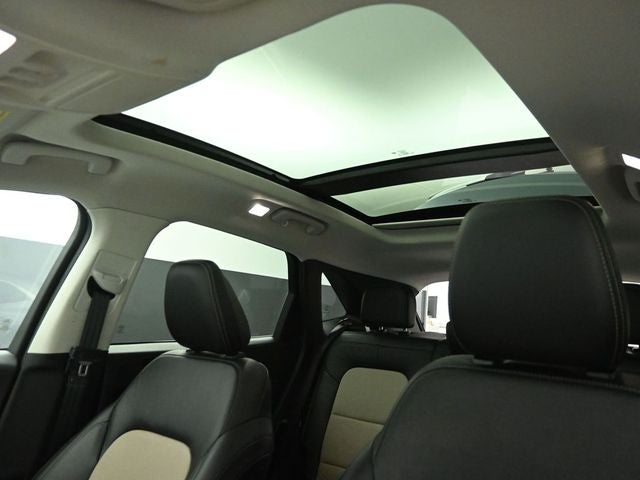 2022 Ford Escape Plug-In Hybrid Titanium