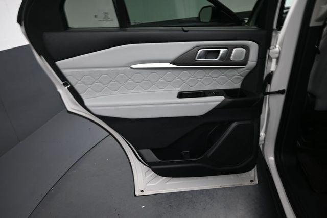 2025 Ford Explorer Platinum Ultimate
