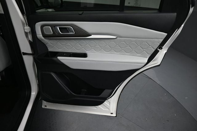 2025 Ford Explorer Platinum Ultimate