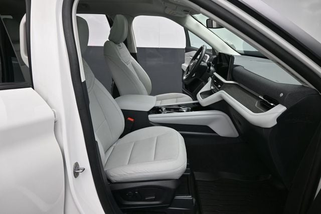 2025 Ford Explorer Platinum Ultimate