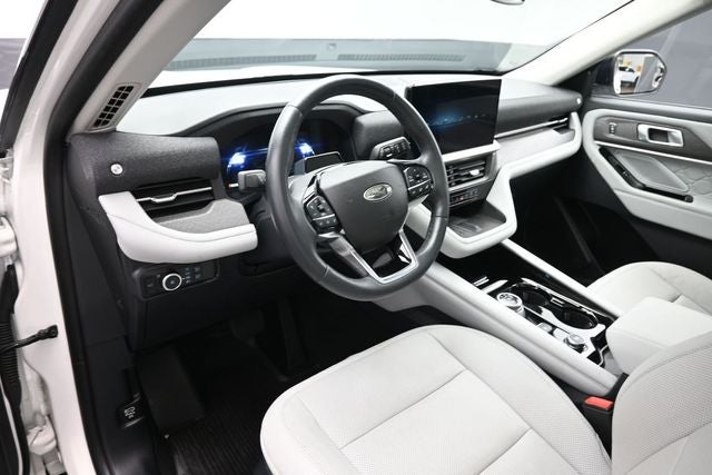 2025 Ford Explorer Platinum Ultimate