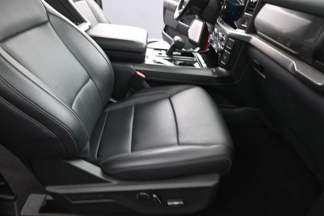 2025 Ford F-150 Lariat Black Appearance Pack