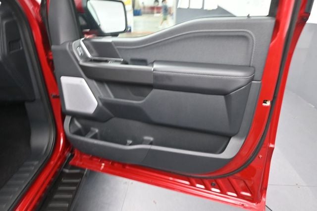 2025 Ford F-150 Lariat Black Appearance Pack