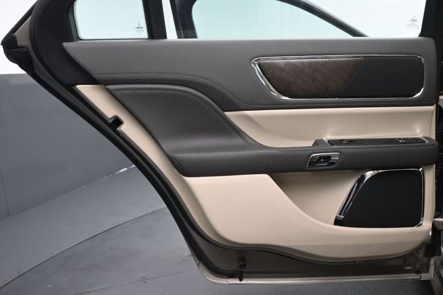 2019 Lincoln Continental Select