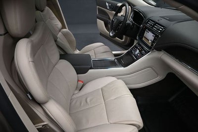 2019 Lincoln Continental Select