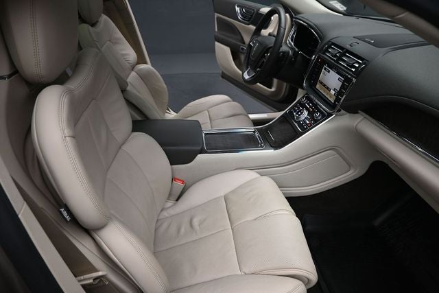 2019 Lincoln Continental Select