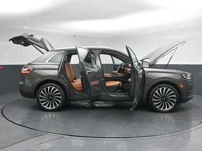 2022 Lincoln Nautilus Black Label