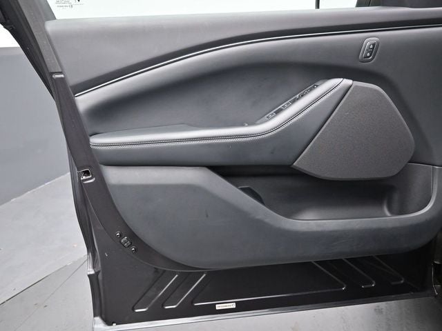 2022 Ford Mustang Mach-E Select