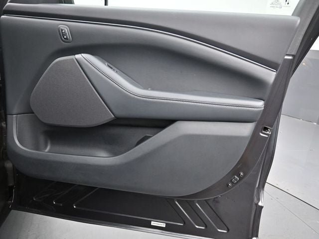 2022 Ford Mustang Mach-E Select