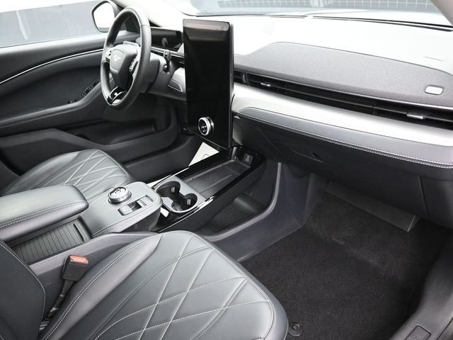 2022 Ford Mustang Mach-E Select