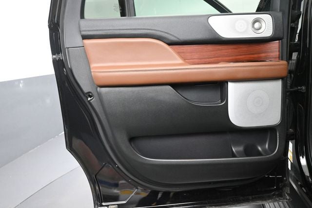 2023 Lincoln Navigator L Reserve 201A Monochromatic