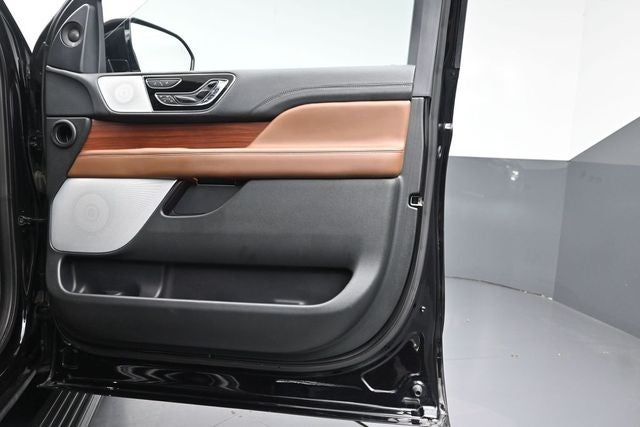2023 Lincoln Navigator L Reserve 201A Monochromatic