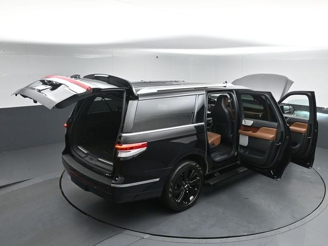 2023 Lincoln Navigator L Reserve 201A Monochromatic