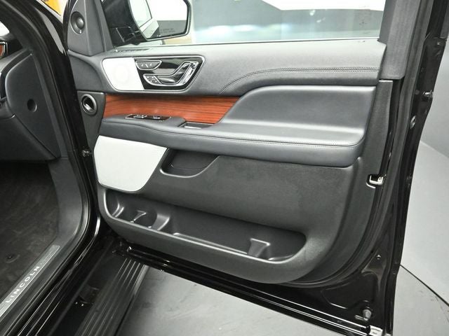 2022 Lincoln Navigator L Reserve
