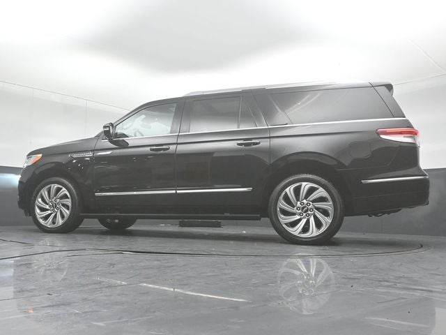 2022 Lincoln Navigator L Reserve