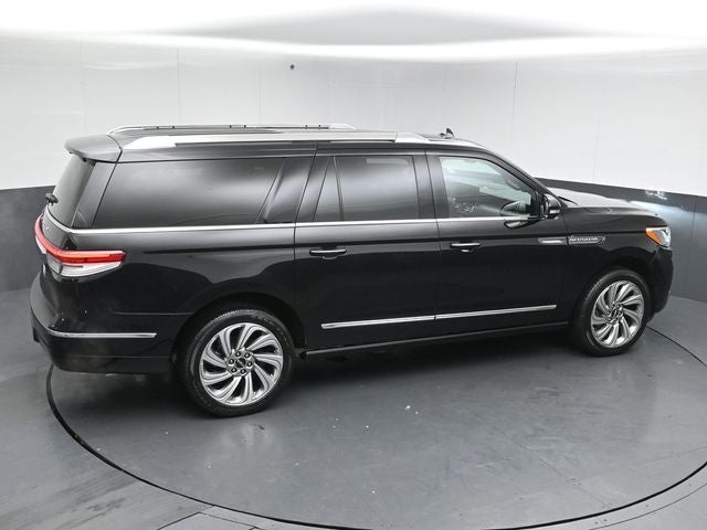 2022 Lincoln Navigator L Reserve