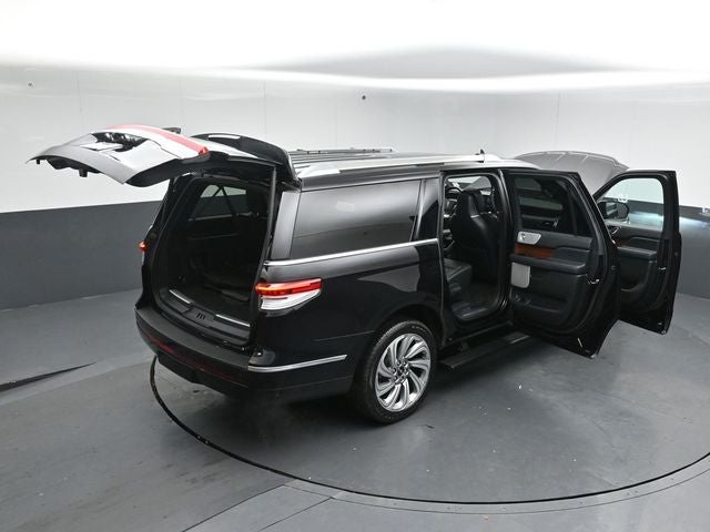 2022 Lincoln Navigator L Reserve