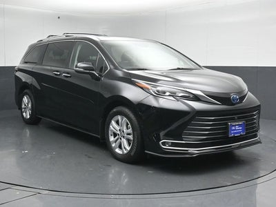 2024 Toyota Sienna Platinum 7 Passenger