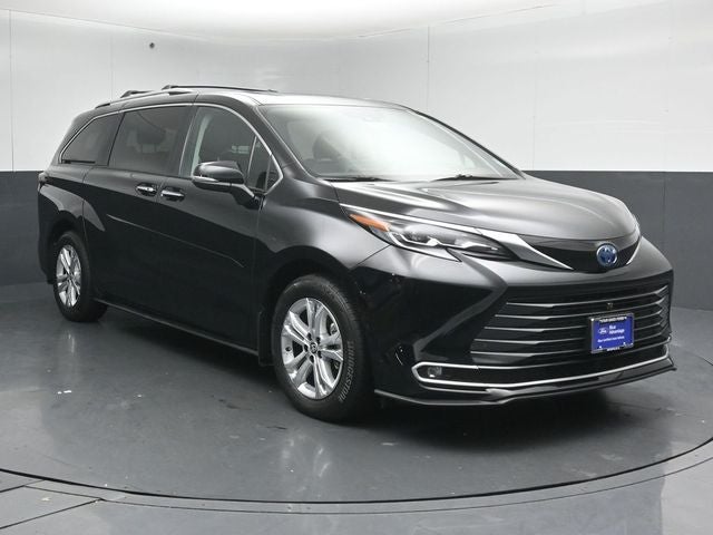 2024 Toyota Sienna Platinum 7 Passenger