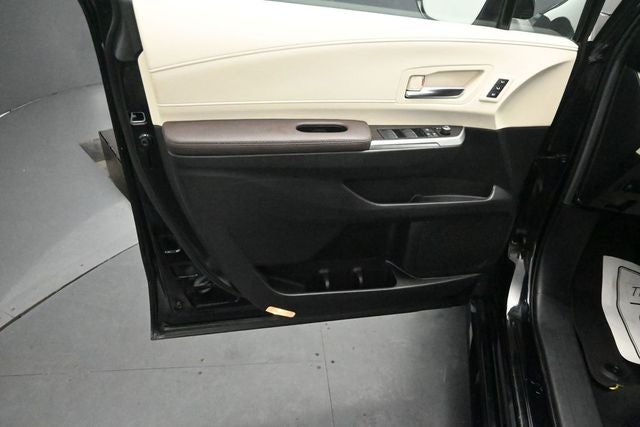 2024 Toyota Sienna Platinum 7 Passenger