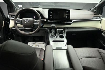 2024 Toyota Sienna Platinum 7 Passenger