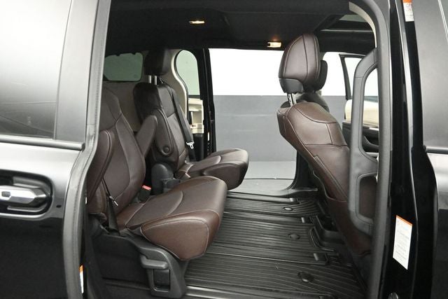 2024 Toyota Sienna Platinum 7 Passenger