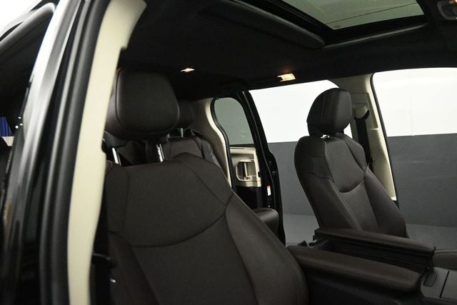 2024 Toyota Sienna Platinum 7 Passenger
