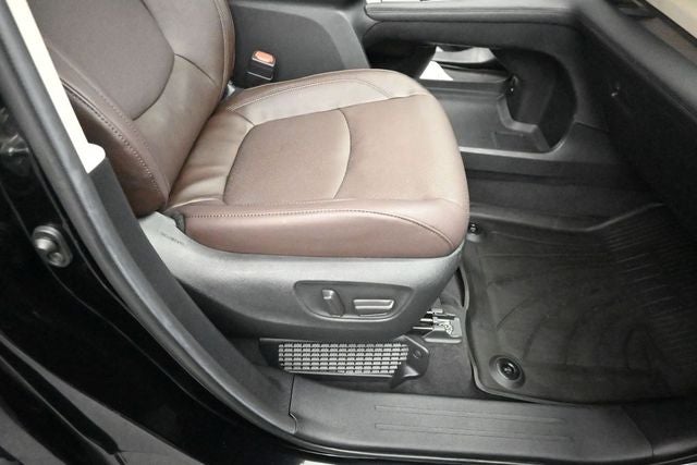 2024 Toyota Sienna Platinum 7 Passenger