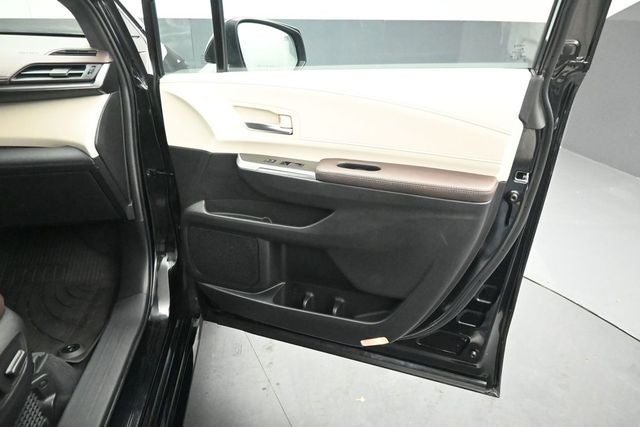 2024 Toyota Sienna Platinum 7 Passenger