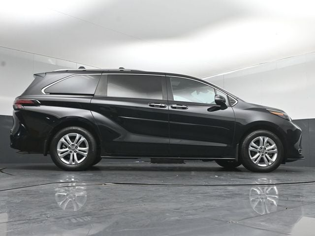 2024 Toyota Sienna Platinum 7 Passenger