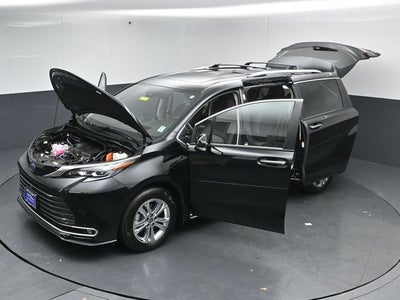 2024 Toyota Sienna Platinum 7 Passenger