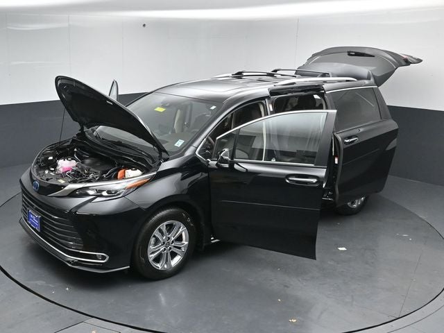 2024 Toyota Sienna Platinum 7 Passenger