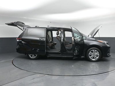 2024 Toyota Sienna Platinum 7 Passenger