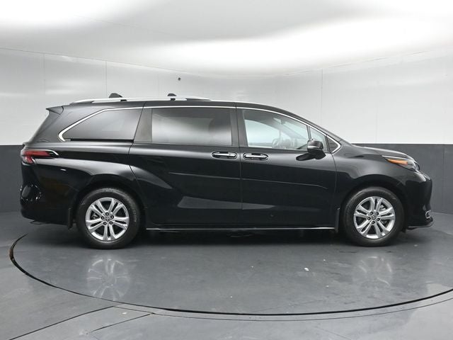 2024 Toyota Sienna Platinum 7 Passenger