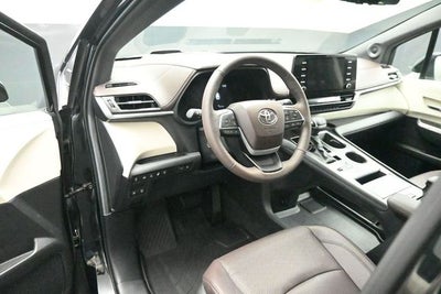 2024 Toyota Sienna Platinum 7 Passenger