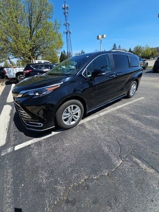 2024 Toyota Sienna Platinum 7 Passenger