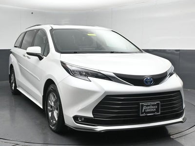 2025 Toyota Sienna XLE 7 Passenger