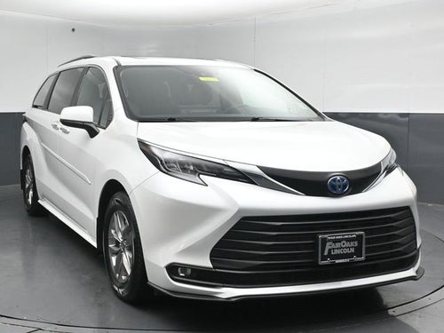 2025 Toyota Sienna XLE 7 Passenger