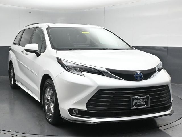 2025 Toyota Sienna XLE 7 Passenger