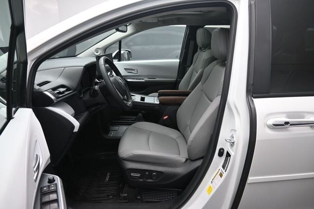 2025 Toyota Sienna XLE 7 Passenger