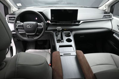 2025 Toyota Sienna XLE 7 Passenger